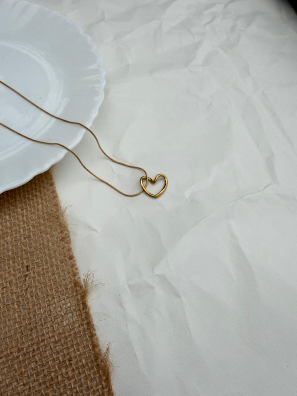 Outline Heart Necklace